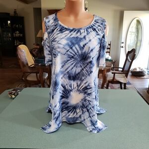 Cato Women's Blue and White Tie-Dye Cold Shoulder Blouse